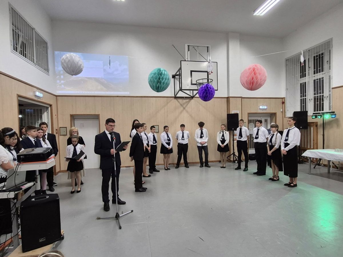 November 7-én idén hetedik alkalommal tartottuk meg a szalagtűző bálunkat