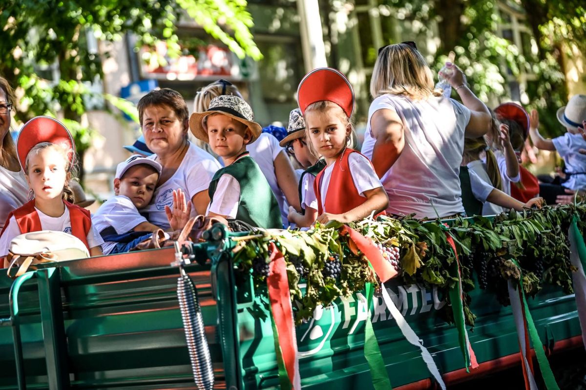 Óvodánk is részese volt a Szekszárdi Szüreti felvonulásnak!