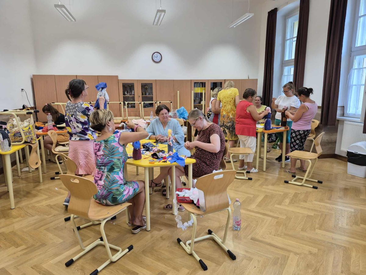 Augusztus 21-22-én Pappné Győri Tünde bábpedagógus (óvoda pedagógus) Létavértesről érkezett hozzánk