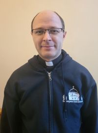 Miklovits Attila Tamás káplán